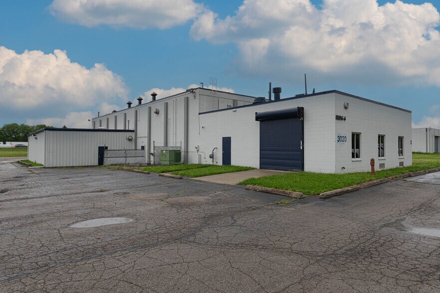 More Photos Of 3020 E River Rd, Moraine Warehouse For Lease