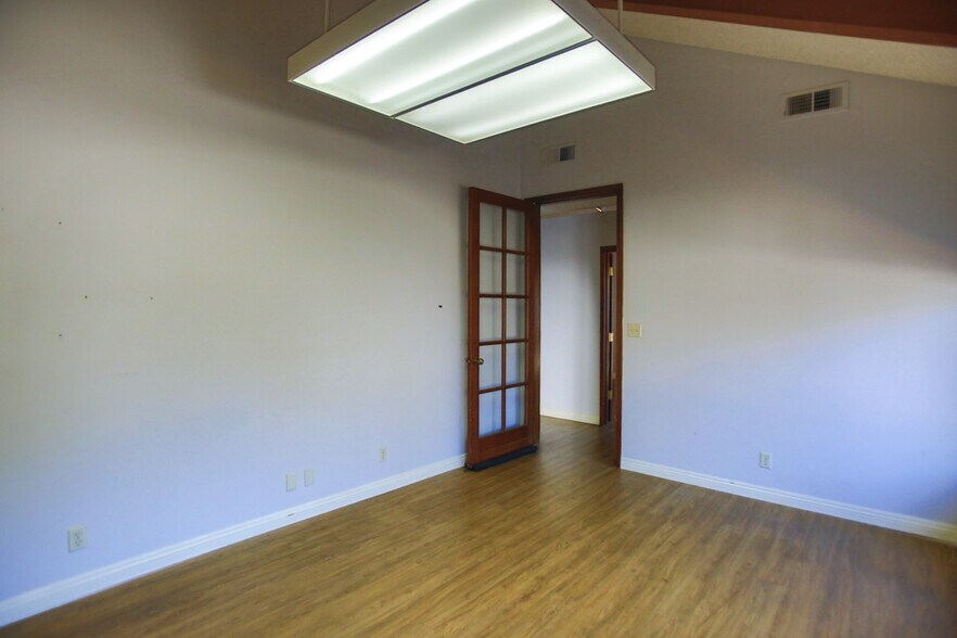 More Photos Of 1810 E 17th St, Santa Ana Medical For Lease