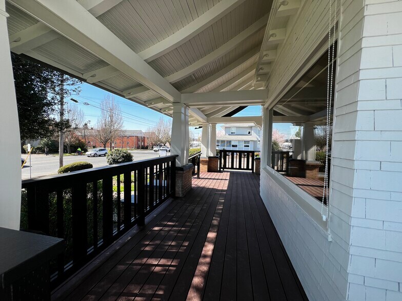 More Photos Of 1535 State St, Salem Medical For Sale