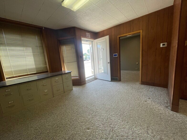 More Photos Of 409 Driftwood St, Correctionville Office Residential For Lease