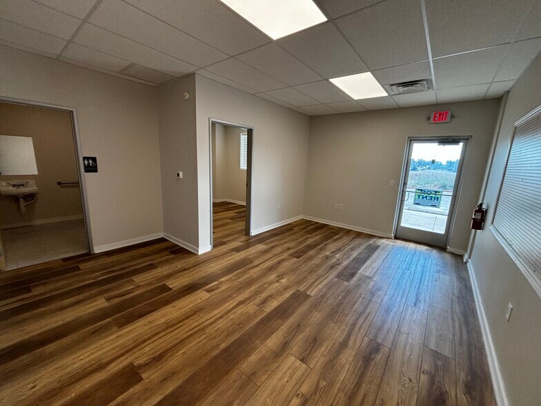 More Photos Of 401 S. Chitalpa St., Leander Flex For Lease