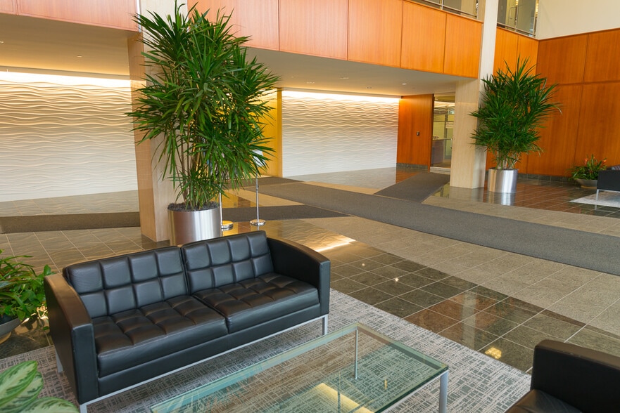 More Photos Of 900 Tower Dr, Troy Office For Lease