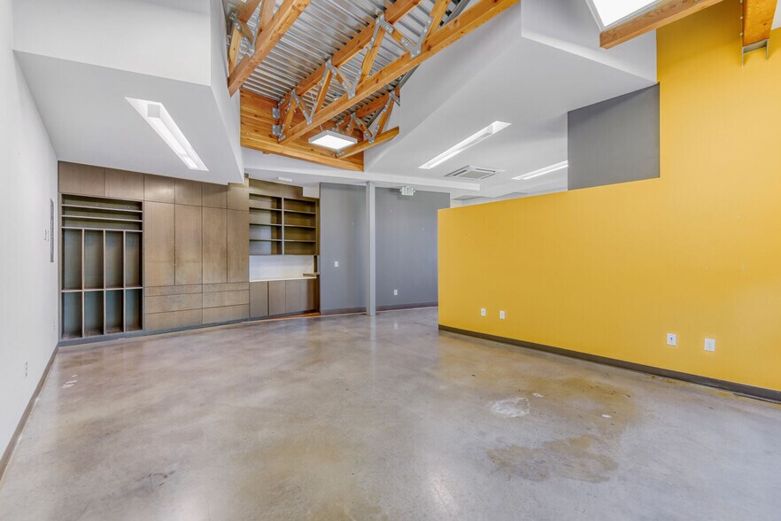 More Photos Of 4910 W Highway 290, Austin Office For Lease