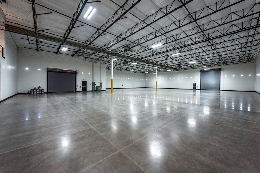 More Photos Of 315 E Comstock Dr, Chandler Warehouse For Sale