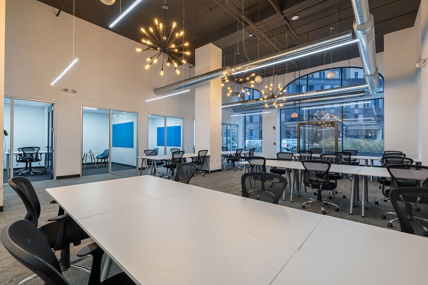 More Photos Of 606 Liberty Ave, Pittsburgh Coworking Space