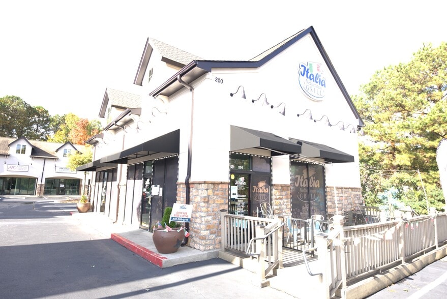 More Photos Of 2655 N Cobb Pky, Kennesaw Storefront For Lease