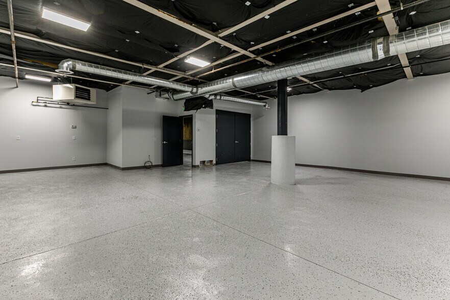 More Photos Of 2700 W Rasmussen Rd, Park City General Retail For Lease