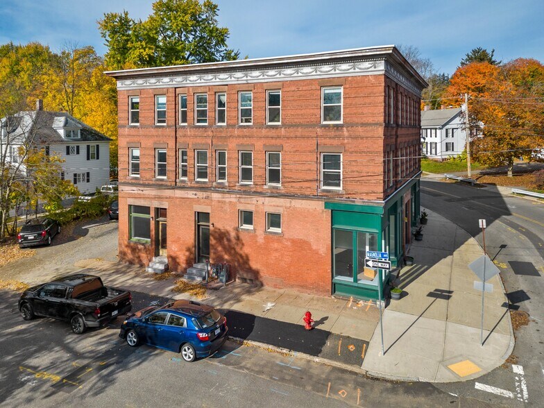 More Photos Of 226-228 Sargeant St, Holyoke Storefront For Lease