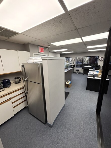 More Photos Of 72 Sharrott Ave, Staten Island Office For Lease