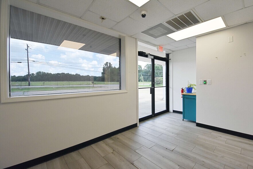 More Photos Of 833 Old Highway 45, Saltillo Freestanding For Lease