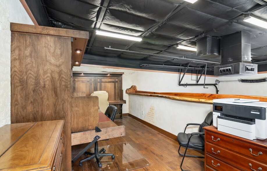 More Photos Of 7231 Stonewall Bnd, San Antonio Flex For Sale