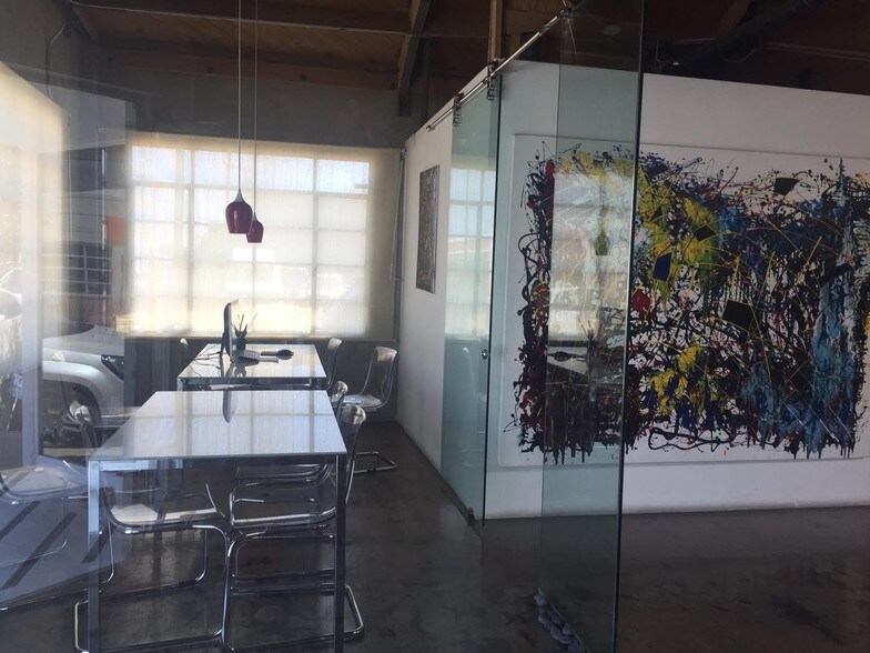 More Photos Of 2509 N Ontario St, Burbank Flex For Lease