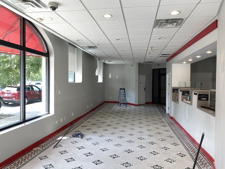 More Photos Of 5000 N Broadway St, Chicago Restaurant For Lease