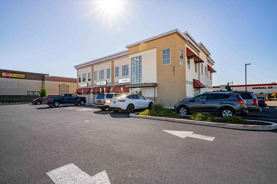 More Photos Of 4801 Biddle Rd, Central Point Office For Lease