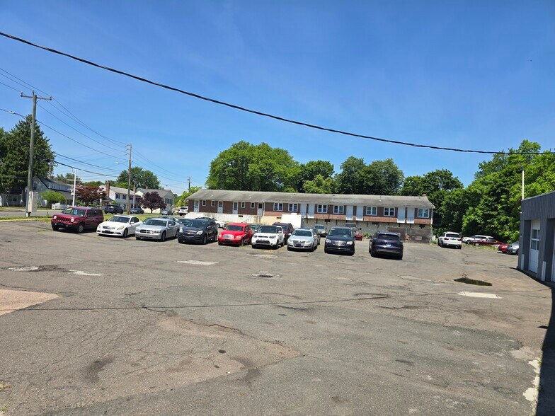 More Photos Of 200 Main St, East Hartford Auto Repair For Sale