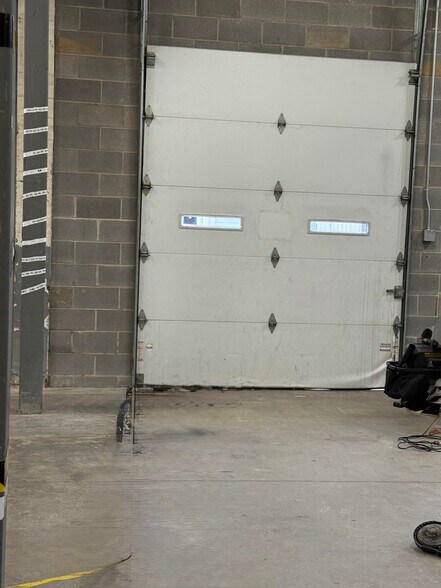 More Photos Of 164 Broadway St, Asheville Light Manufacturing For Lease