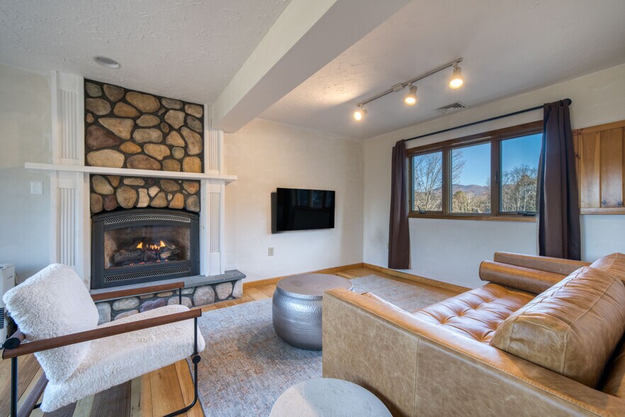 More Photos Of 218 NY-296, Windham Hotel For Sale