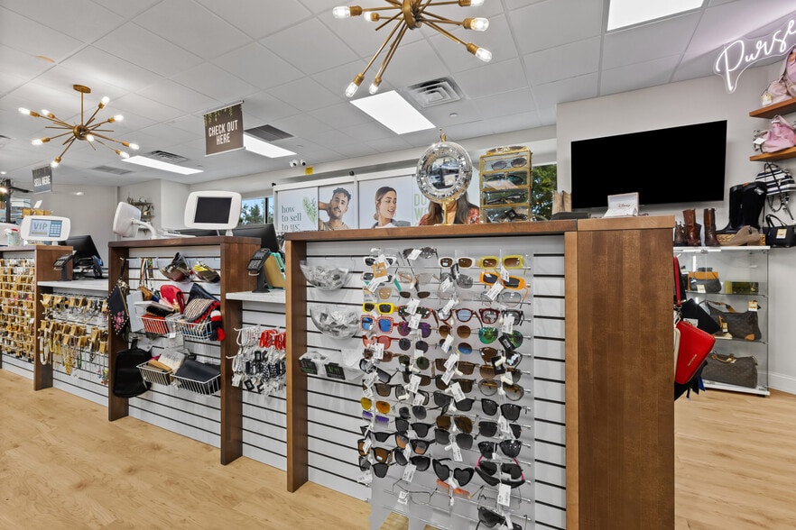 More Photos Of 34200-34340 US Highway 19, Palm Harbor Unknown For Lease