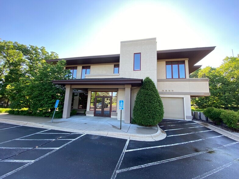 More Photos Of 4640 Nicols Rd, Eagan Medical For Sale