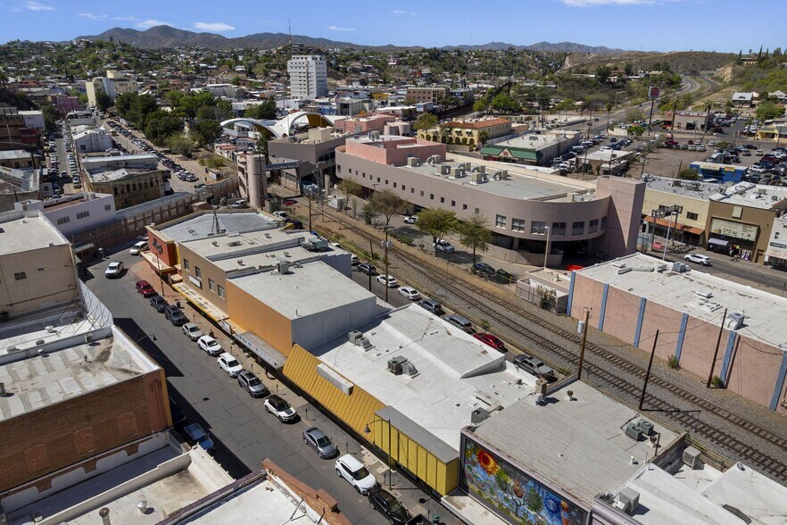 More Photos Of 57 N Morley Ave, Nogales Storefront Retail Office For Lease