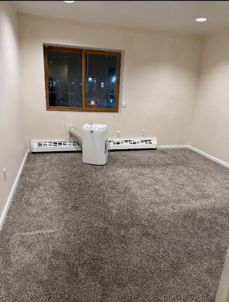 More Photos Of 11882 Metropolitan Ave, Kew Gardens Office For Sale