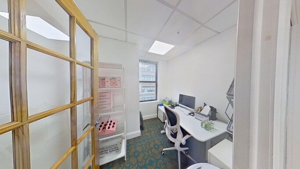 More Photos Of 120 W 31st St, New York Office For Lease