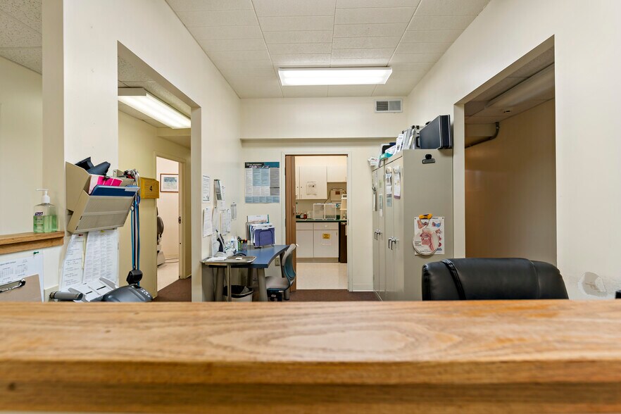 More Photos Of 7125 Saltsburg Rd, Pittsburgh Medical For Sale