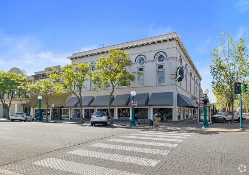 More Photos Of 10 S School St, Lodi Storefront Retail Office For Sale