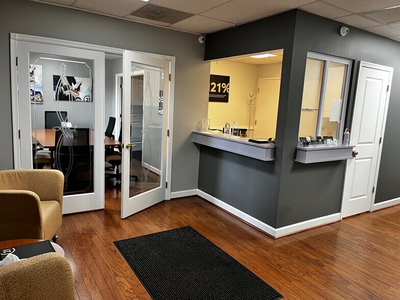 More Photos Of 9506 Harford Rd, Parkville Office For Sale