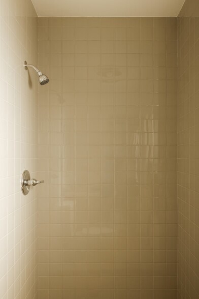 More Photos Of 2218 Pico Blvd, Santa Monica General Retail For Sale