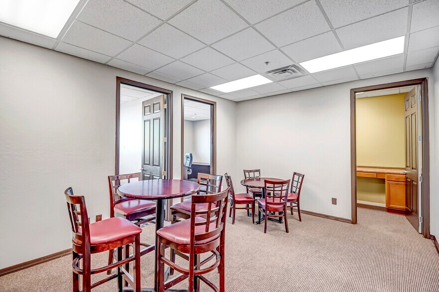 More Photos Of 4521 E Jensen St, Mesa Light Manufacturing For Lease