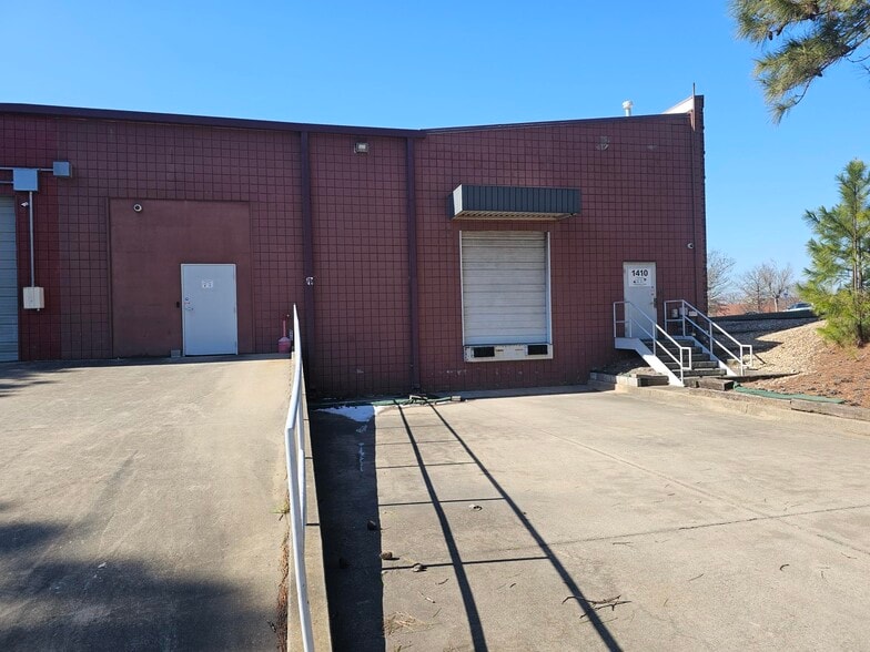 More Photos Of 1410 Indian Trail Lilburn Rd, Norcross Industrial For Sale