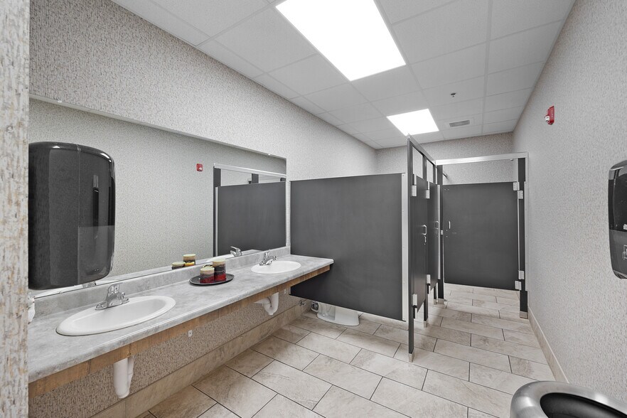 More Photos Of 79 Sand Pebble Dr, Jackson Warehouse For Lease