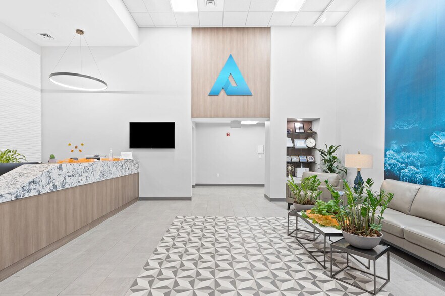 More Photos Of 313-315 Edge Ave, Valparaiso Office For Sale