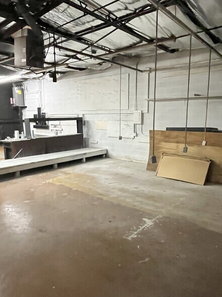 More Photos Of 943 Gallatin, Jackson Warehouse For Sale