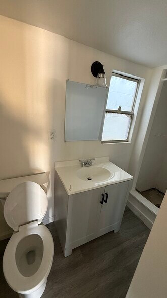 More Photos Of 954 Broadway Ave, Atwater Freestanding For Lease