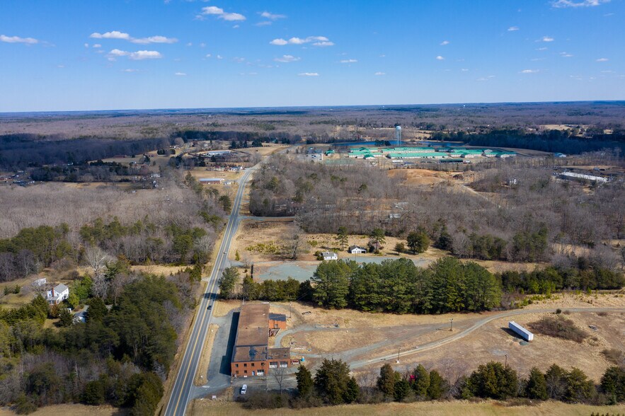 More Photos Of 2428 Richmond Rd, Troy Auto Salvage Facility For Sale