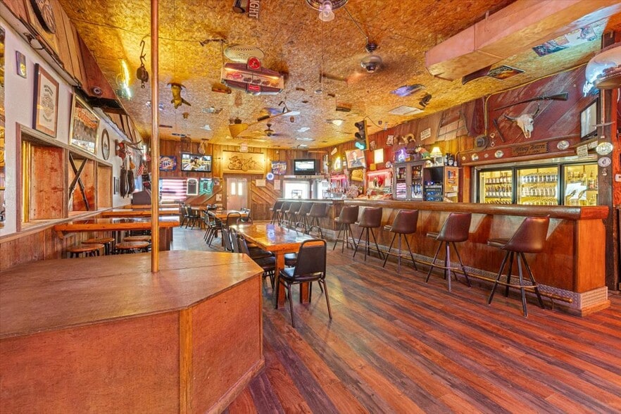 More Photos Of 206 1st St, Soldier Restaurant For Sale