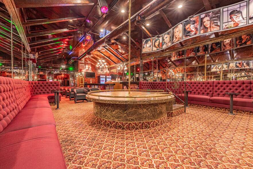 More Photos Of 21516 Sherman Way, Canoga Park Bar For Sale