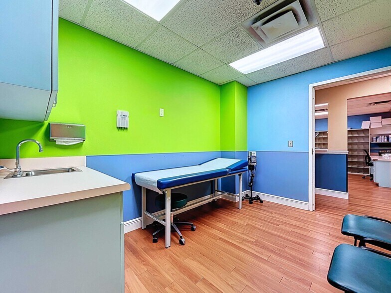 More Photos Of 11373 Cortez Blvd, Brooksville Medical For Sale