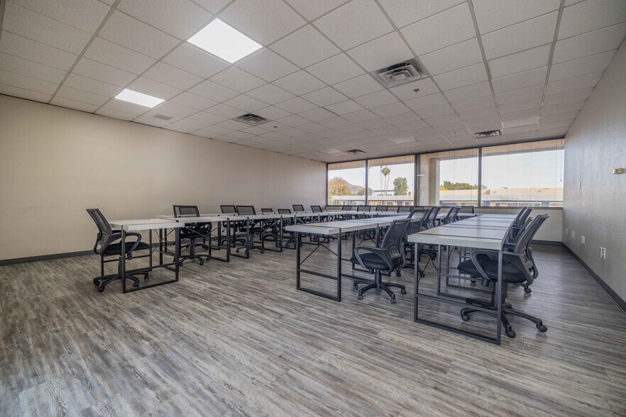 More Photos Of 2525 W Beryl Ave, Phoenix Office For Lease