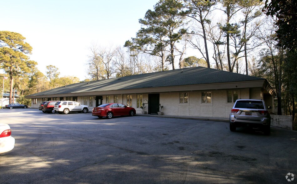 More Photos Of 21 New Orleans Rd, Hilton Head Island Office For Sale