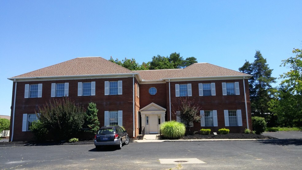 More Photos Of 10235 Brecksville Rd, Brecksville Office For Lease