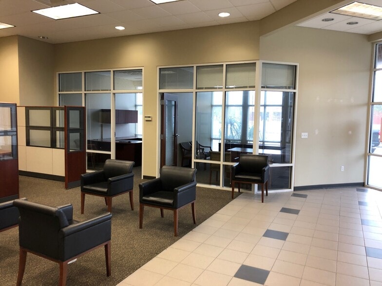 More Photos Of 810 W Esplanade Ave, Kenner Freestanding For Lease