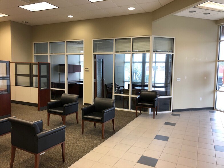 More Photos Of 810 W Esplanade Ave, Kenner General Retail For Sale