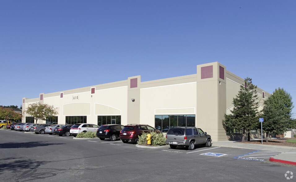 More Photos Of 640 Airpark Rd, Napa Unknown For Lease