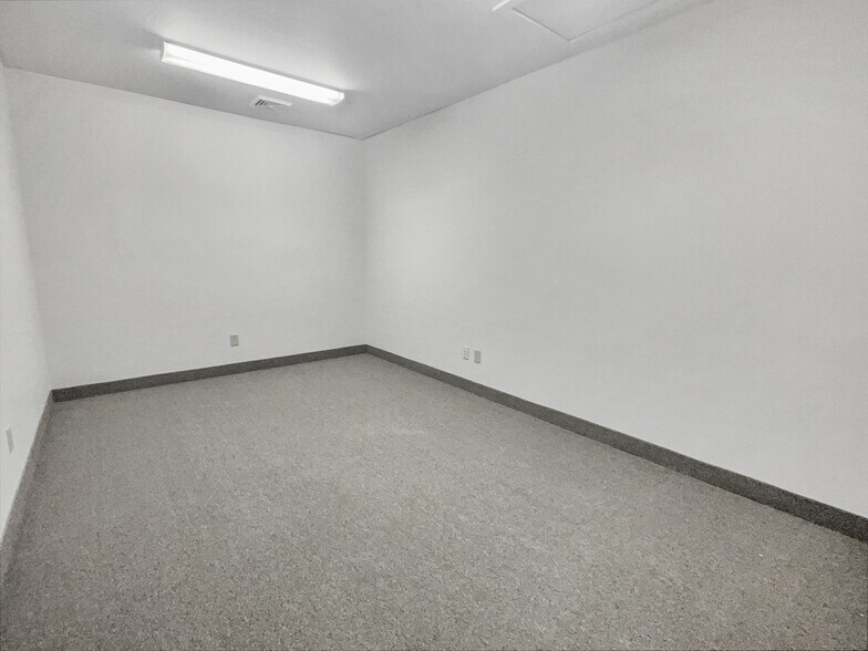 More Photos Of 608 N High St, Millville Medical For Sale