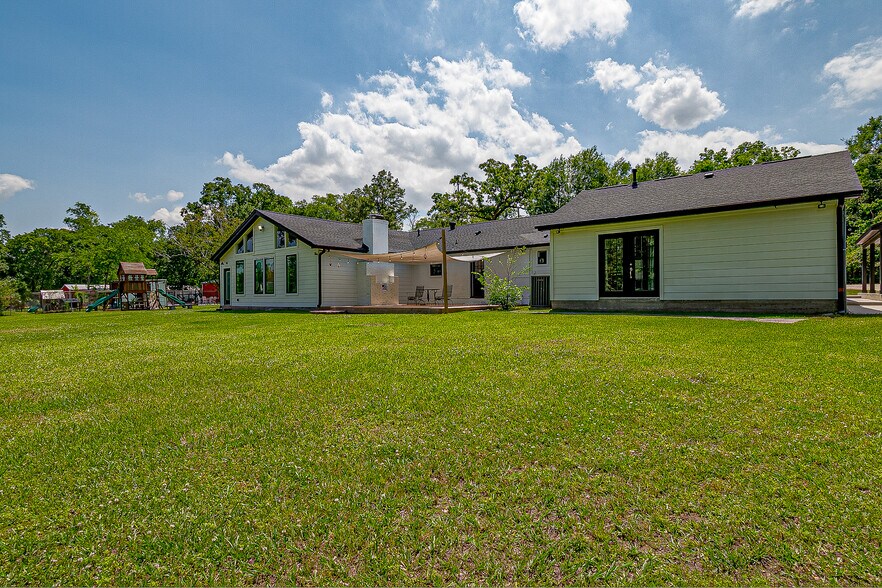 More Photos Of 5110 Treaschwig Rd, Spring Specialty For Sale