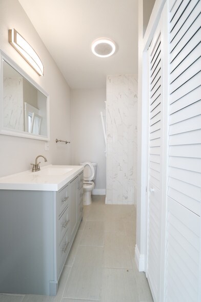 More Photos Of 328 W 8th St, Long Beach Apartments For Sale