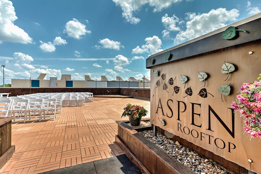 More Photos Of 308-312 SE Douglas St, Lee's Summit Freestanding For Sale